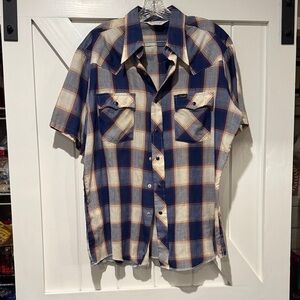 Wrangler Blue and Tan Plaid Button-Down Shirt